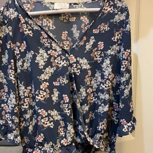 Sienna Sky blue floral blouse w/sash ⛱